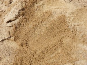 Песок карьерный 2 сорт с доставкой в Красном Селе